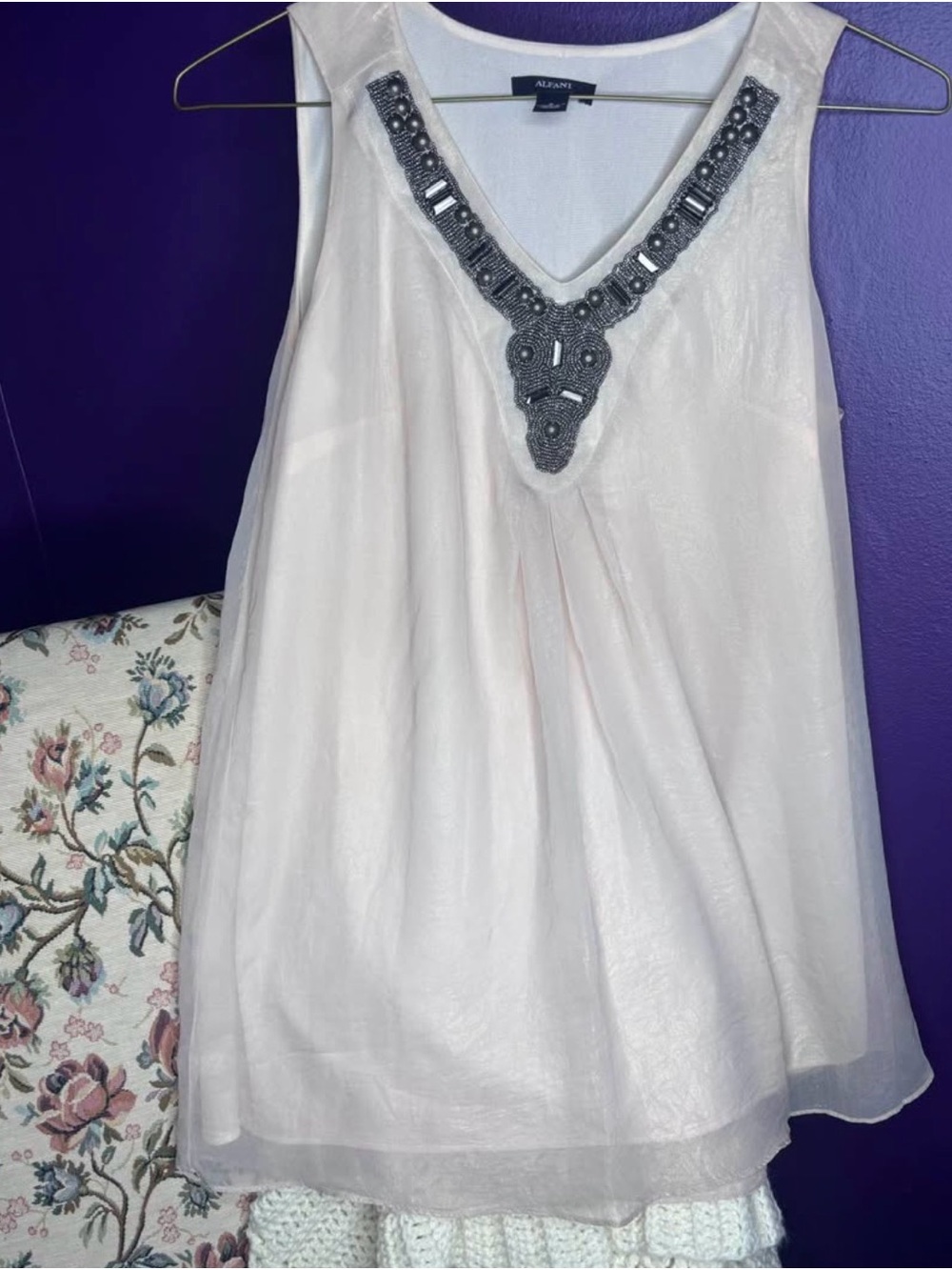 Alfani Cream Sleeveless V-Neck Camisole with Gunmetal Beaded Trim Sz 6